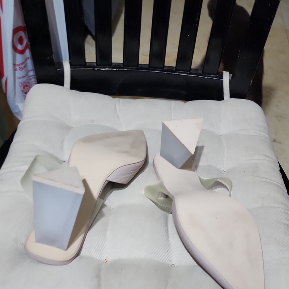 Elegant Women's Slip-On Mules in Light Gray - Picture 7 of 9